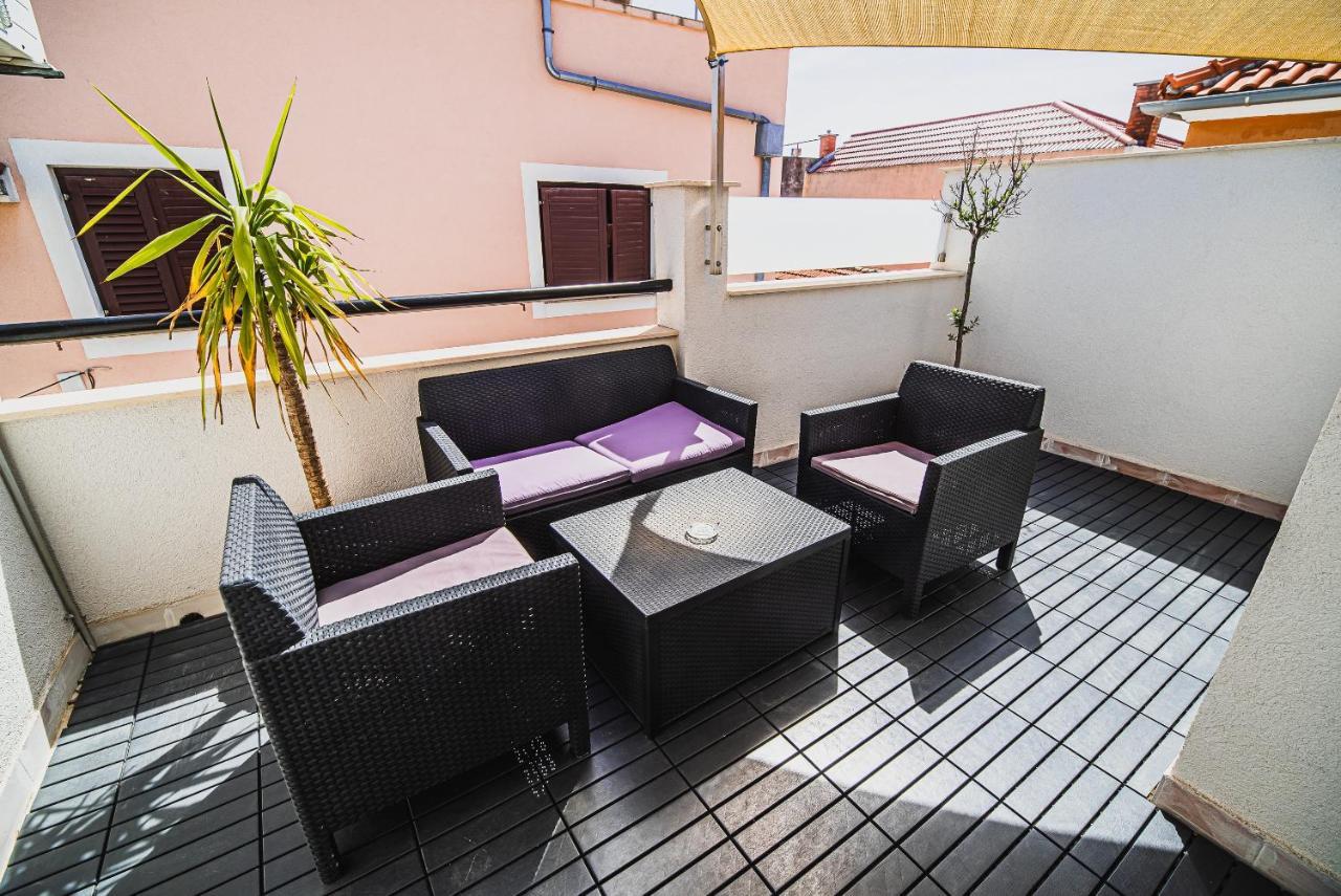 Downtown Park Apartments With Balcony โวดีเซ ภายนอก รูปภาพ