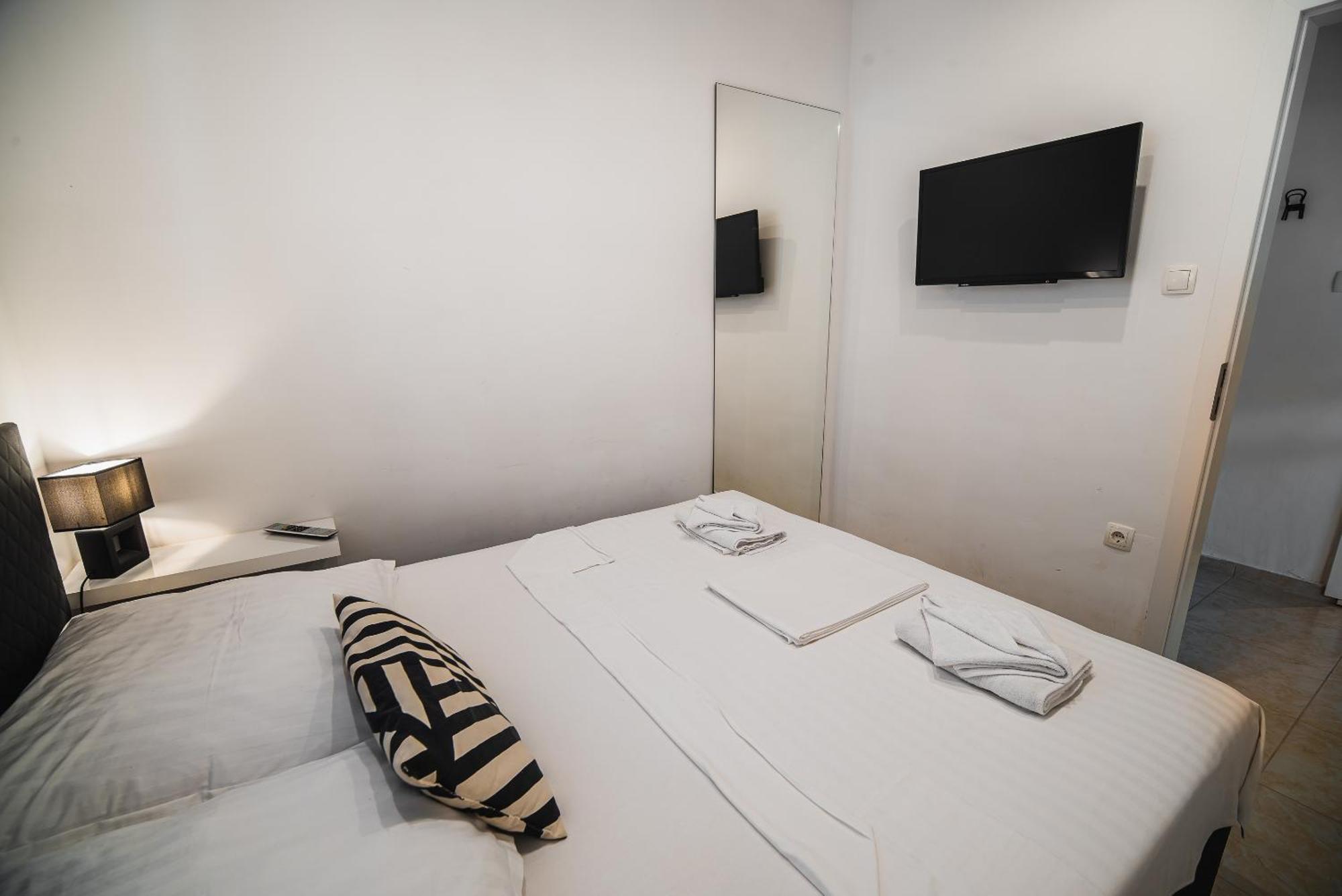 Downtown Park Apartments With Balcony โวดีเซ ห้อง รูปภาพ