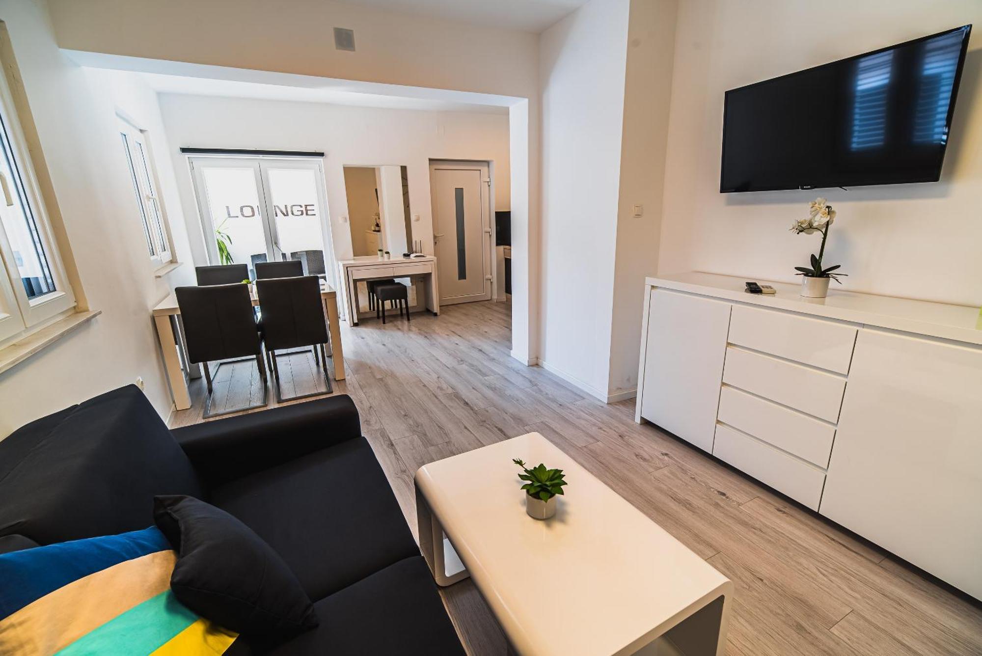 Downtown Park Apartments With Balcony โวดีเซ ห้อง รูปภาพ