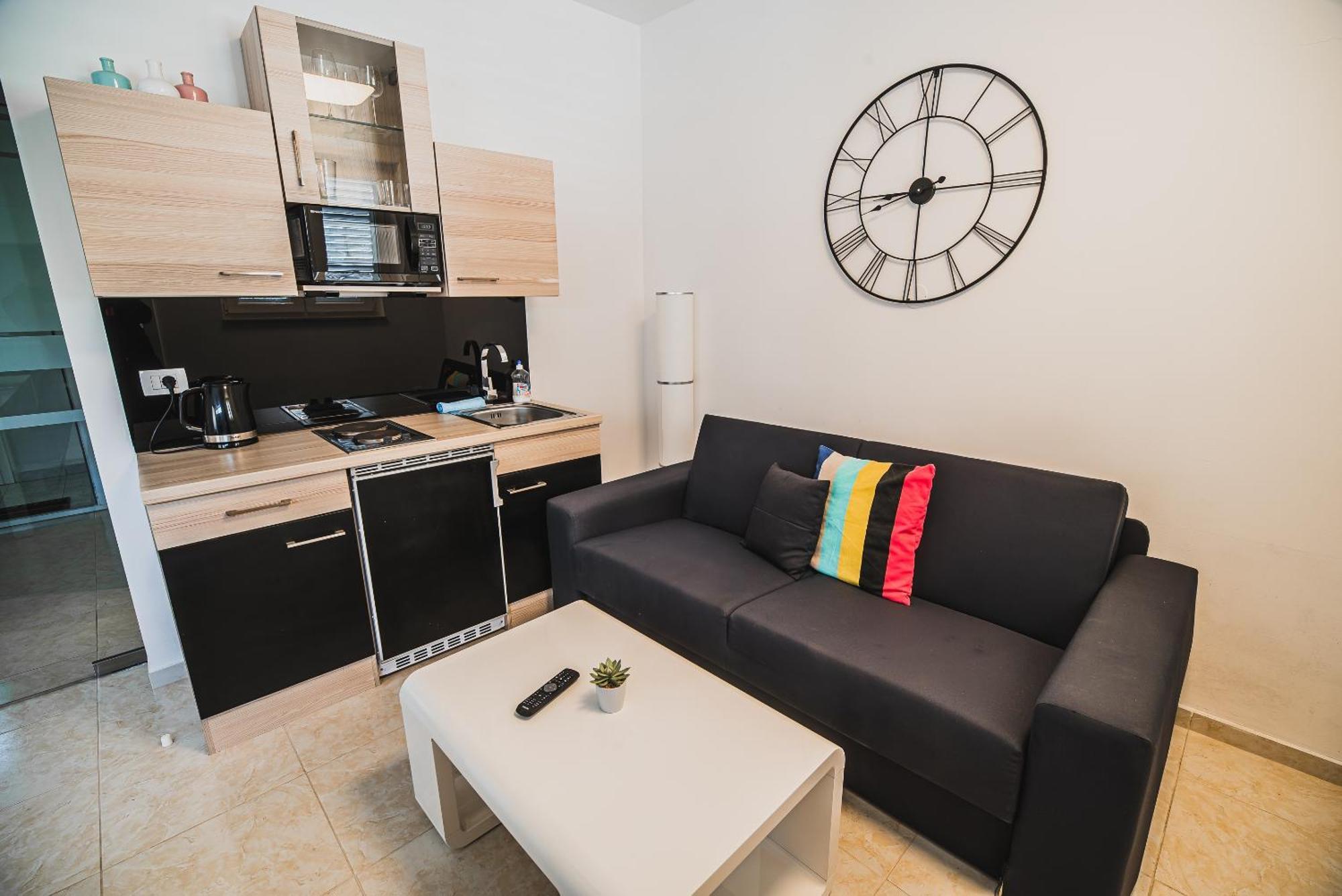 Downtown Park Apartments With Balcony โวดีเซ ห้อง รูปภาพ