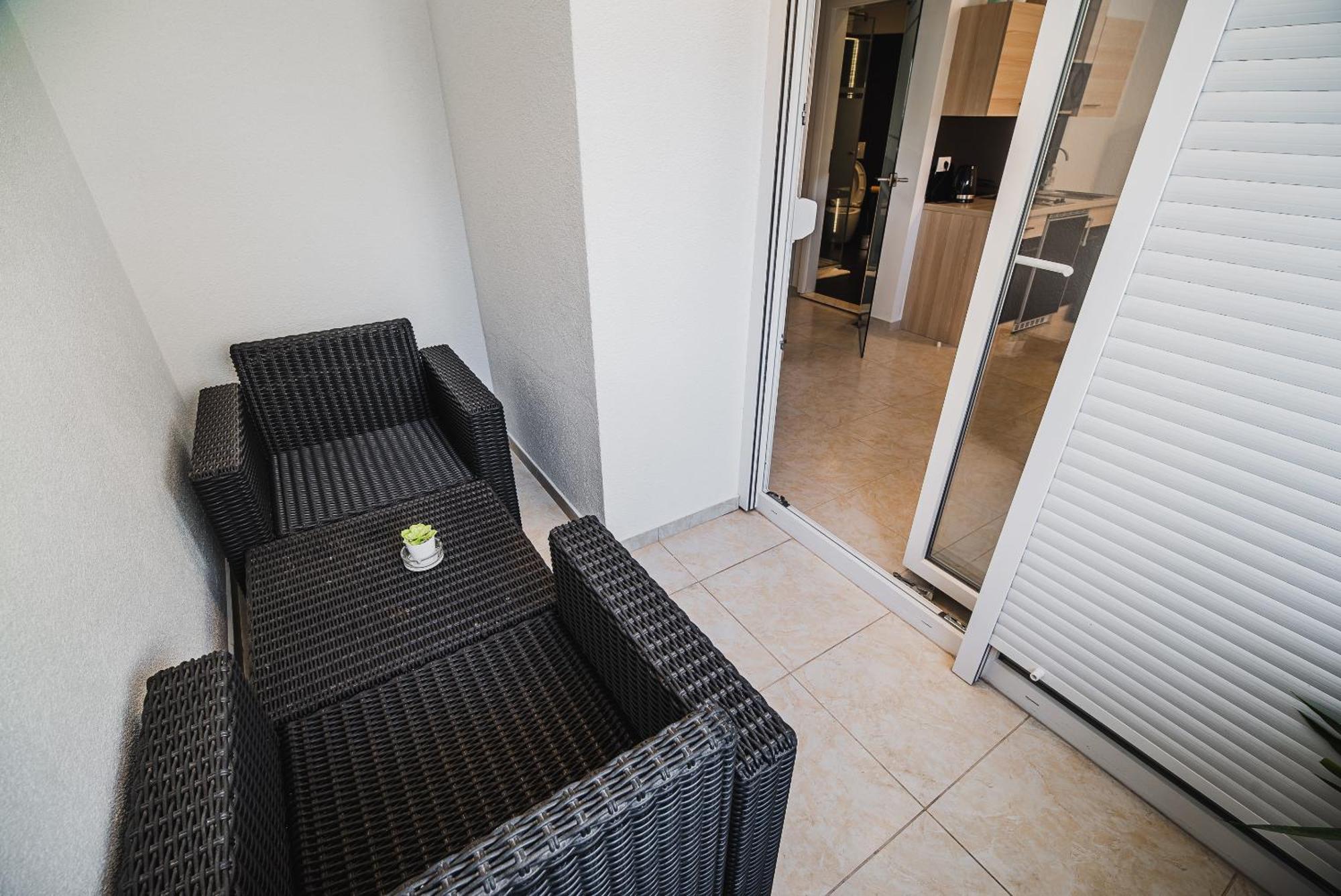 Downtown Park Apartments With Balcony โวดีเซ ห้อง รูปภาพ