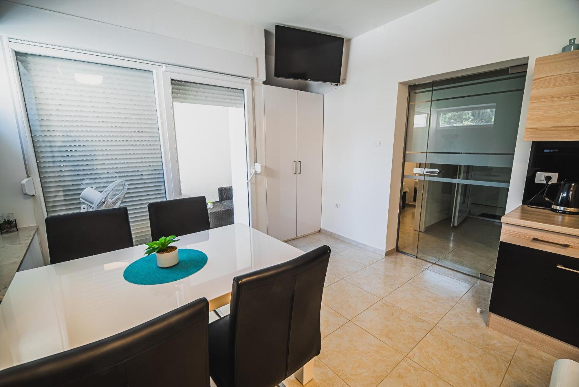 Downtown Park Apartments With Balcony โวดีเซ ห้อง รูปภาพ