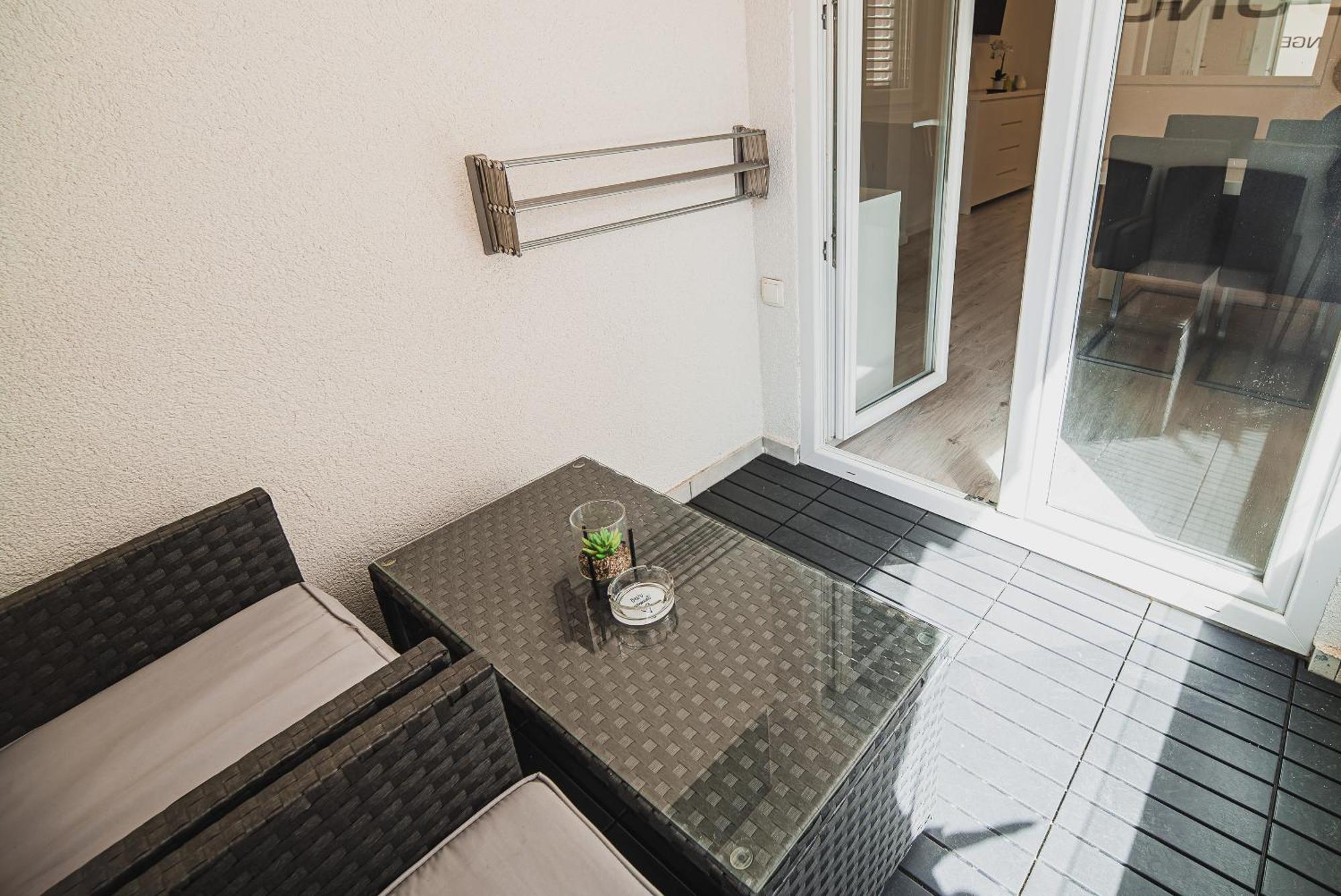 Downtown Park Apartments With Balcony โวดีเซ ห้อง รูปภาพ