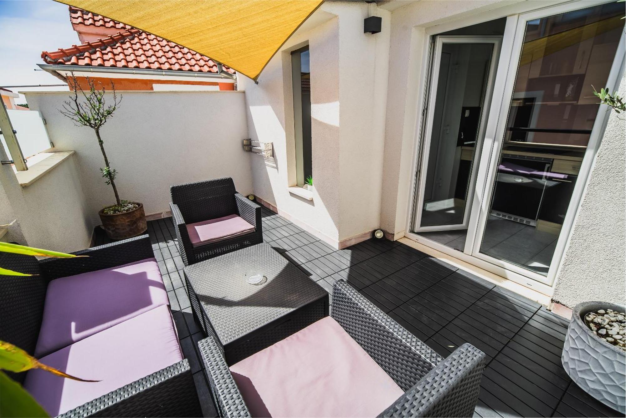 Downtown Park Apartments With Balcony โวดีเซ ห้อง รูปภาพ