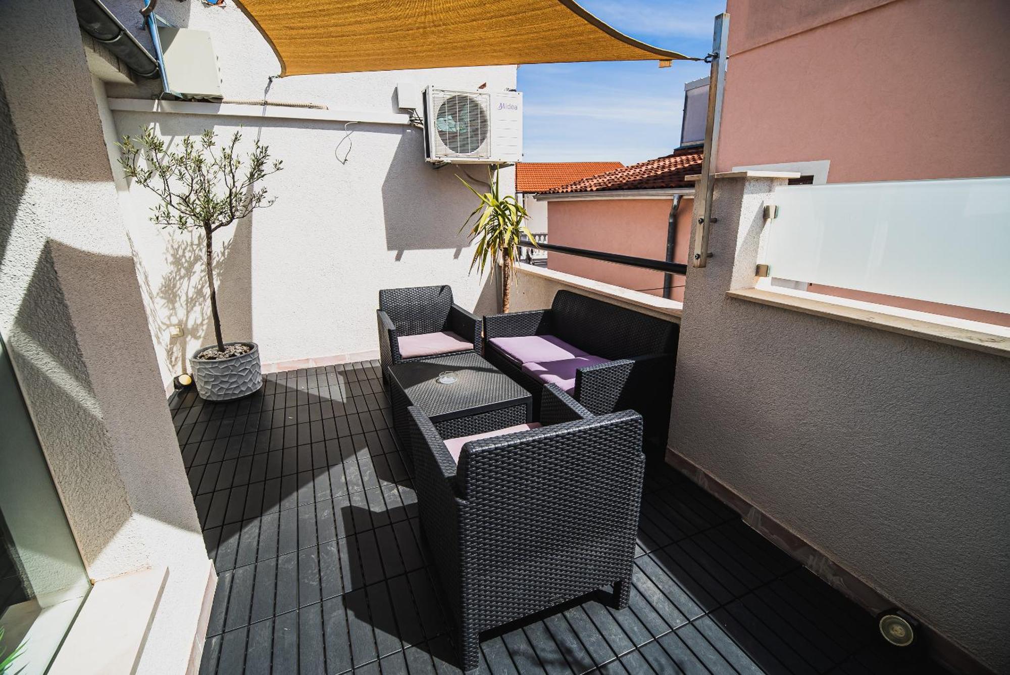 Downtown Park Apartments With Balcony โวดีเซ ห้อง รูปภาพ