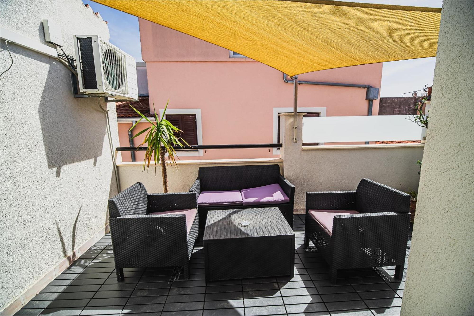Downtown Park Apartments With Balcony โวดีเซ ห้อง รูปภาพ